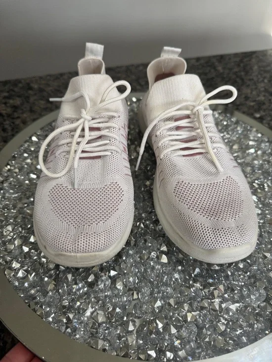 Women's Lightweight Knit Lace-Up Sneakers in Light Pink - Picture 3 of 12